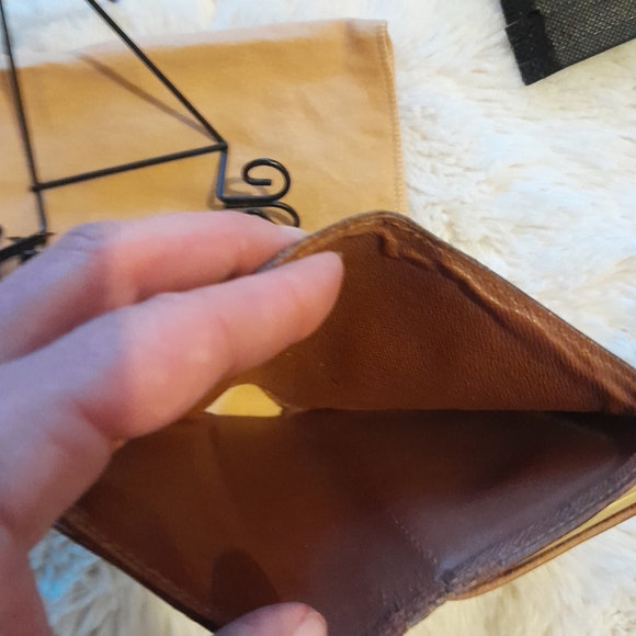 Louis Vuitton kisslock wallet/cardholder EUC - Picture 13 of 16